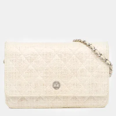 Pre-owned Chanel Cc Coated Tweed Wallet On Chain In White