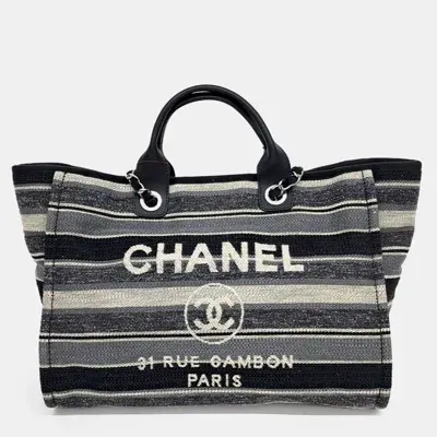 Pre-owned Chanel Deauville Tote And Shoulder Bag In Multicolor