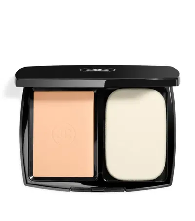 Chanel Ultra La Teint Compact Foundation In White