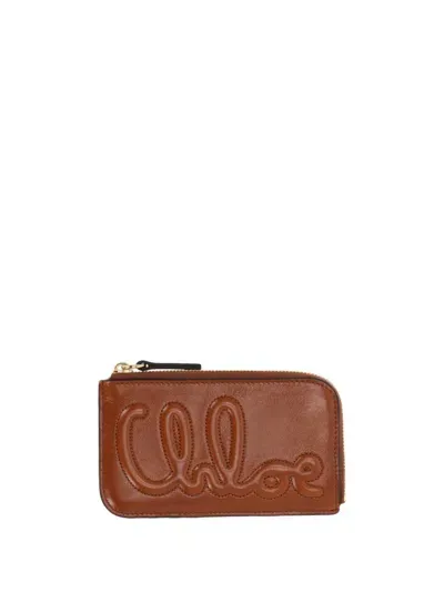 Chloé Small Zipped Wallet In Brown