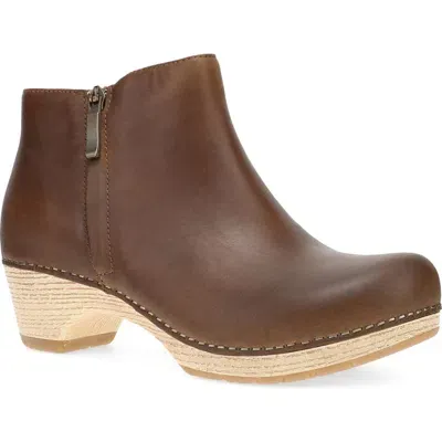 Dansko Lizanne Bootie In Tan