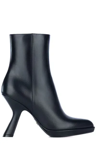 Dior Christian  Pointed Toe Zip In Black