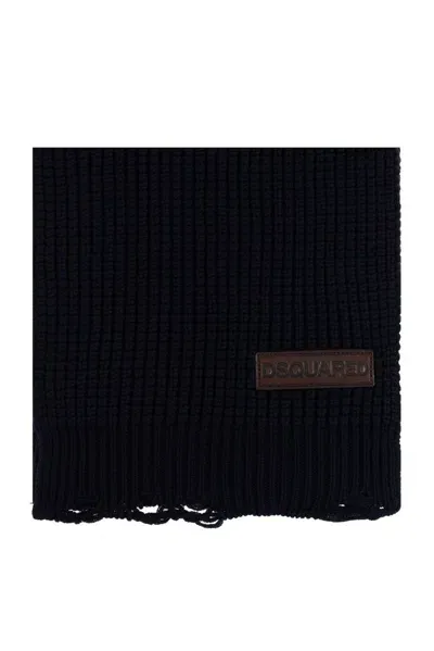 Dsquared2 Logo Patch Knitted Scarf In Black