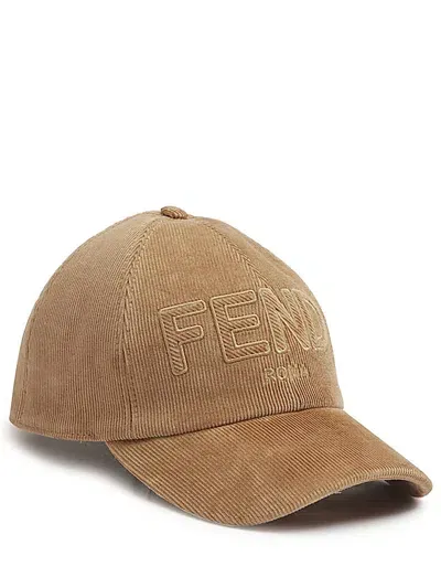 Fendi Cappello Baseball Cap In Velluto Nocciola In Bianco