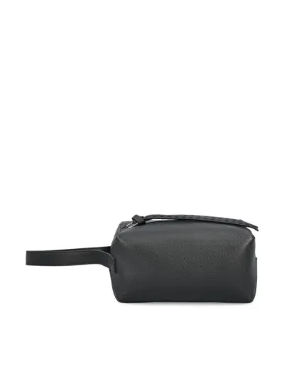 Fendi Logo Plaque Clutch Bag In Black