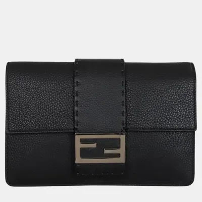 Pre-owned Fendi Selleria Ff Leather Baguette Clutch In Black