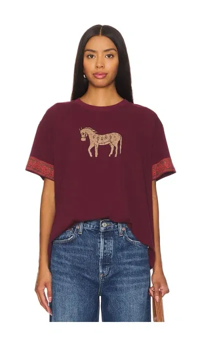 Found Horse Embellished Tee In Burgundy