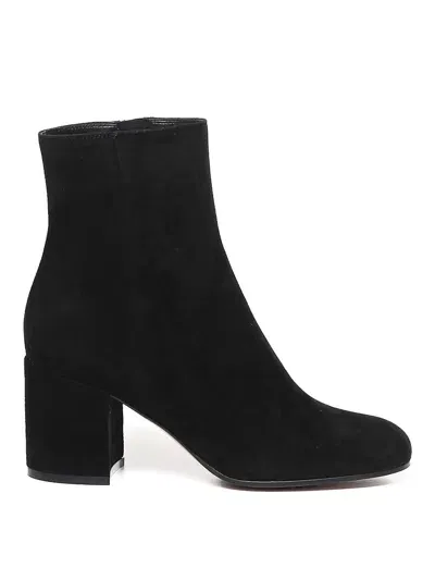 Gianvito Rossi Joelle 70 Suede Ankle Boots In Negro