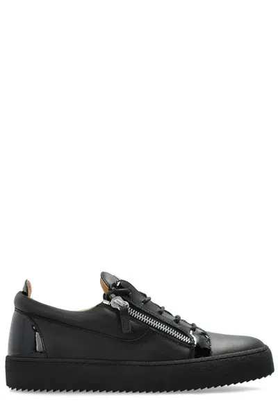 Giuseppe Zanotti Logo In Black