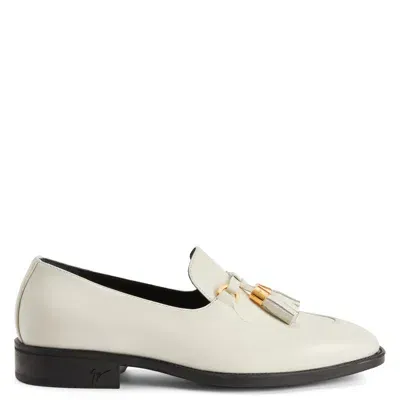 Giuseppe Zanotti Zenobe Tassel-detail Leather Loafers In White