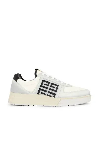 Givenchy G4 Low Top Sneakers In White