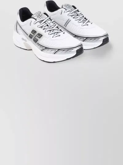 Givenchy Nfnty-52 Low Top Runners Sneakers In White