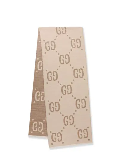 Gucci Gg Wool Jacquard Scarf In Beige