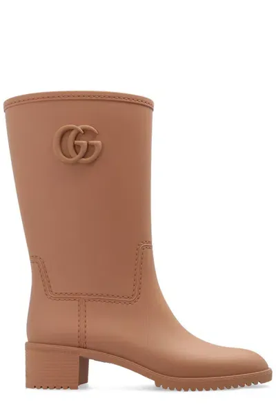 Gucci Logo Plaque Boots In Powder