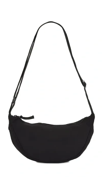 Hat Attack Nylon Crossbody Bag In 黑色