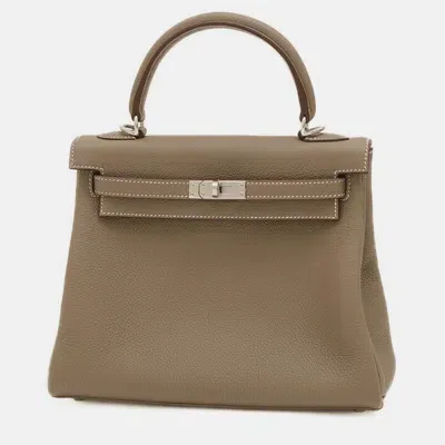 Pre-owned Hermes Etoupe Togo Kelly 25 Handbag In Brown