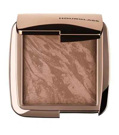 Hourglass Ambient Lighting Bronzer In White