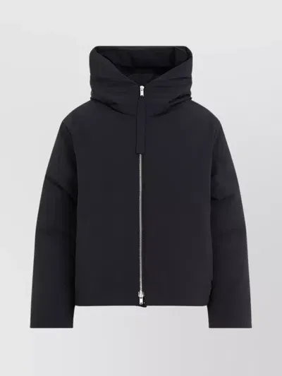 Jil Sander Boxy Fit Hooded Down Jacket With Drawstring In Schwarz