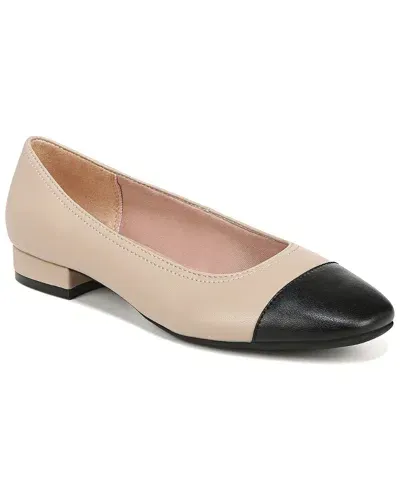 Lifestride Cameo Flat In Black/tender Taupe-dm