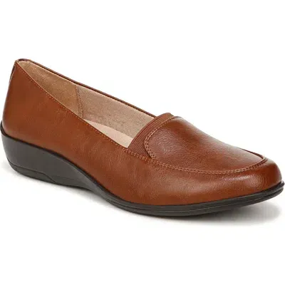 Lifestride Ida Flat In Walnut Brown Faux Leather