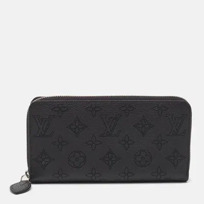 Pre-owned Louis Vuitton Noir Monogram Mahina Leather Zippy Wallet In Black