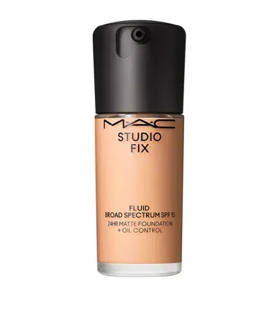 Mac Studio Fix Foundation Spf15 In White