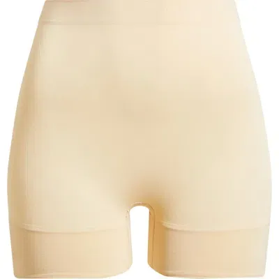 Magic Bodyfashion Comfort Short Seamless Shaping Shorts In Latte