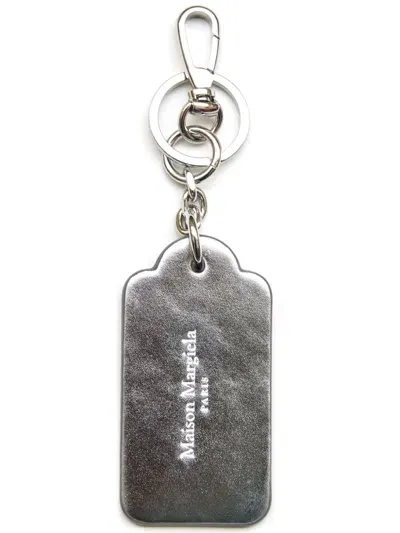 Maison Margiela Logo-embossed Leather Key Ring In シルバートーン