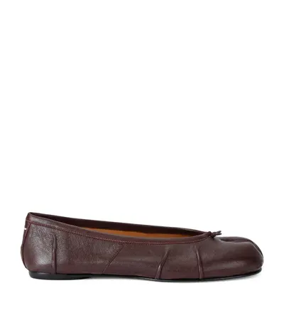 Maison Margiela Leather Tabi Ballet Flats In Brown