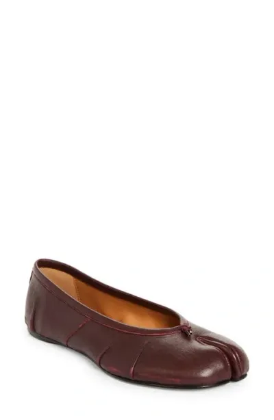 Maison Margiela Tabi Ballerina Flat In Deep Red