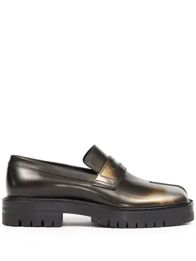 Maison Margiela Tabi Leather Loafers In Brown