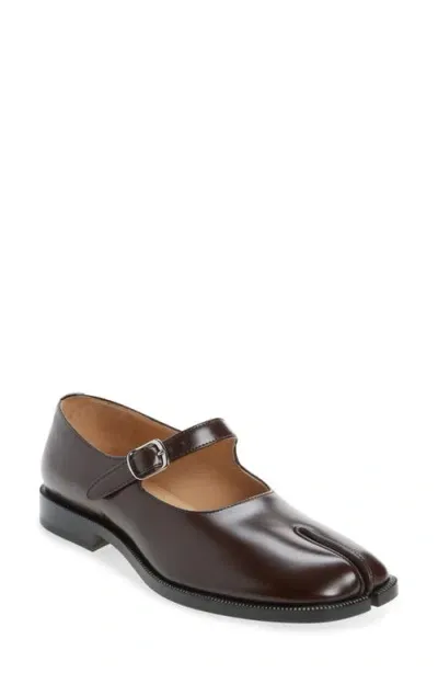 Maison Margiela Tabi Mary Jane Flat In Chic Brown