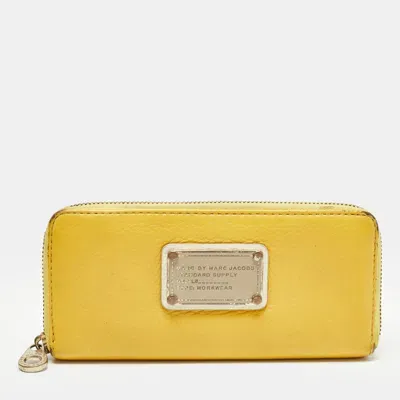 Pre-owned Marc By Marc Jacobs Yellow Leather Classic Q Zip Around Wallet