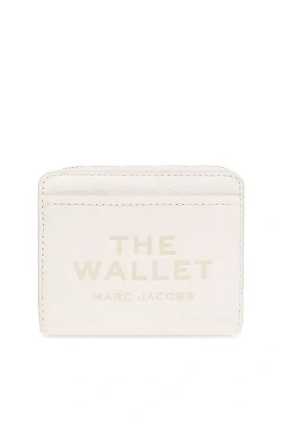 Marc Jacobs Logo Printed Zipped Mini Compact Wallet In White