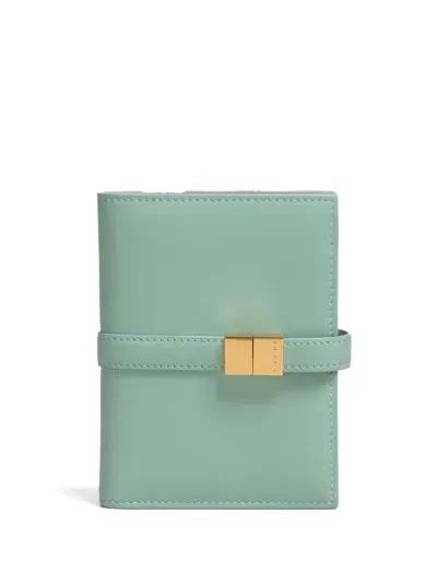 Marni Magnetic Leather Buckle Bi-fold Wallet In 绿色