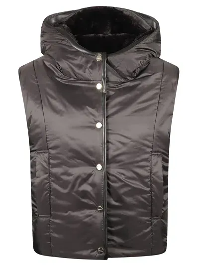 Max Mara The Cube Sleeveless Buttoned Plain Gilet In Black