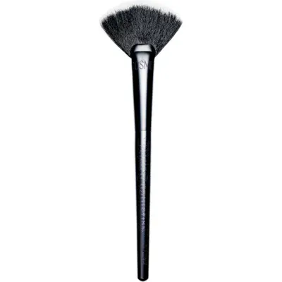 Melt Cosmetics 713 Contour Fan Brush In No Color