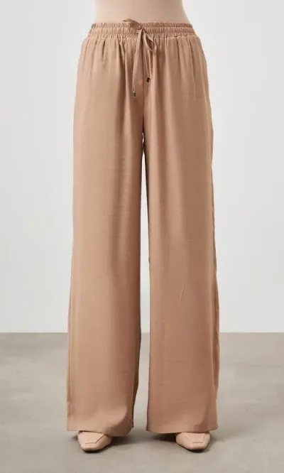 Mizalle Wide Leg Pants In Beige