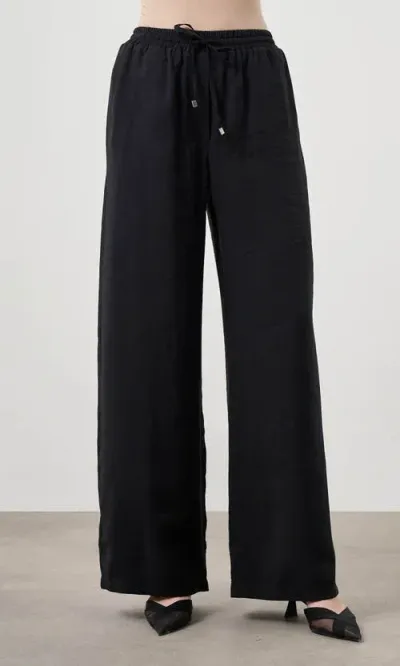 Mizalle Wide Leg Pants In Black