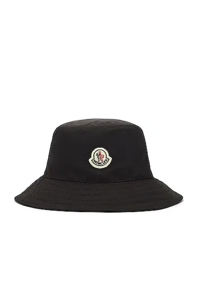 Moncler Bucket Hat In Black