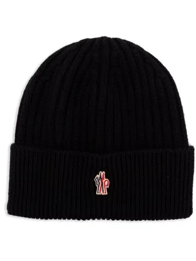 Moncler Logo-appliqué Beanie In Black