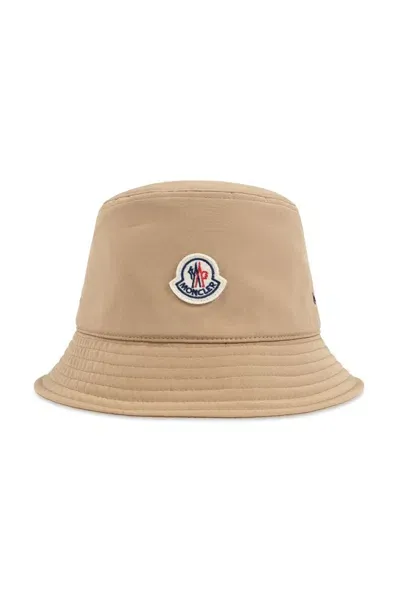 Moncler Logo Patch Bucket Hat In Brown