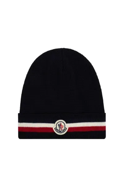 Moncler Logo Patch Knit Beanie In Black