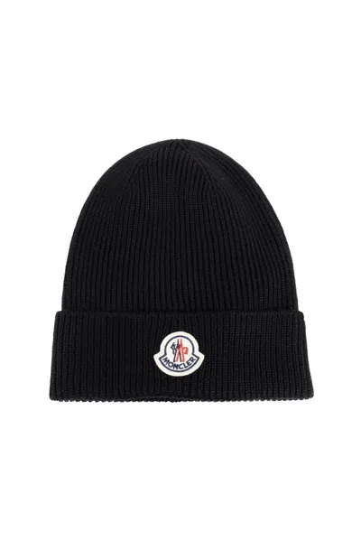 Moncler Logo Patch Ribbed Beanie In Navy Blue