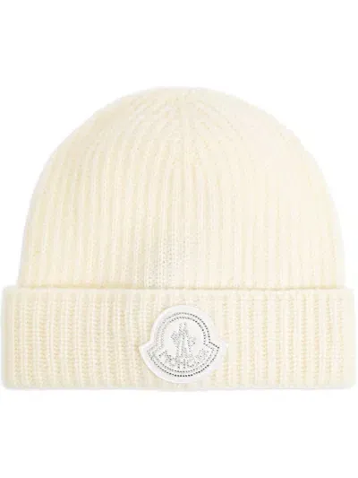 Moncler Logo Patch Knit Beanie In Neutrals