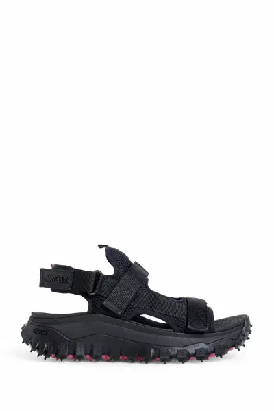 Moncler Trailgrip Vela Sandals In Black