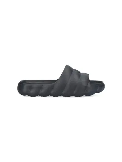 Moncler Sandals In Black