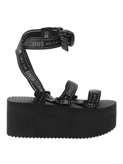 Moschino Logo Tape Platform Sandals In Negro