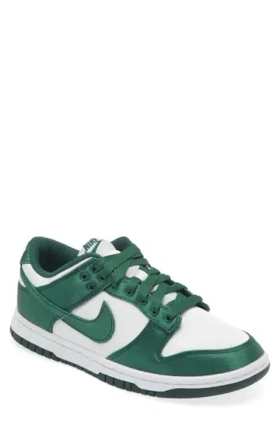 Nike Dunk Low Essential Sneaker In Green