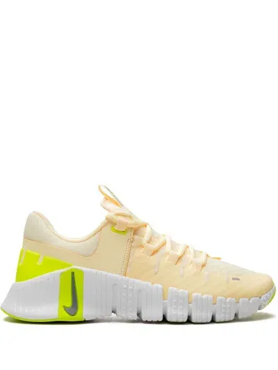 Nike Free Metcon 5 "citron Tint Volt" Sneakers In Neutrals